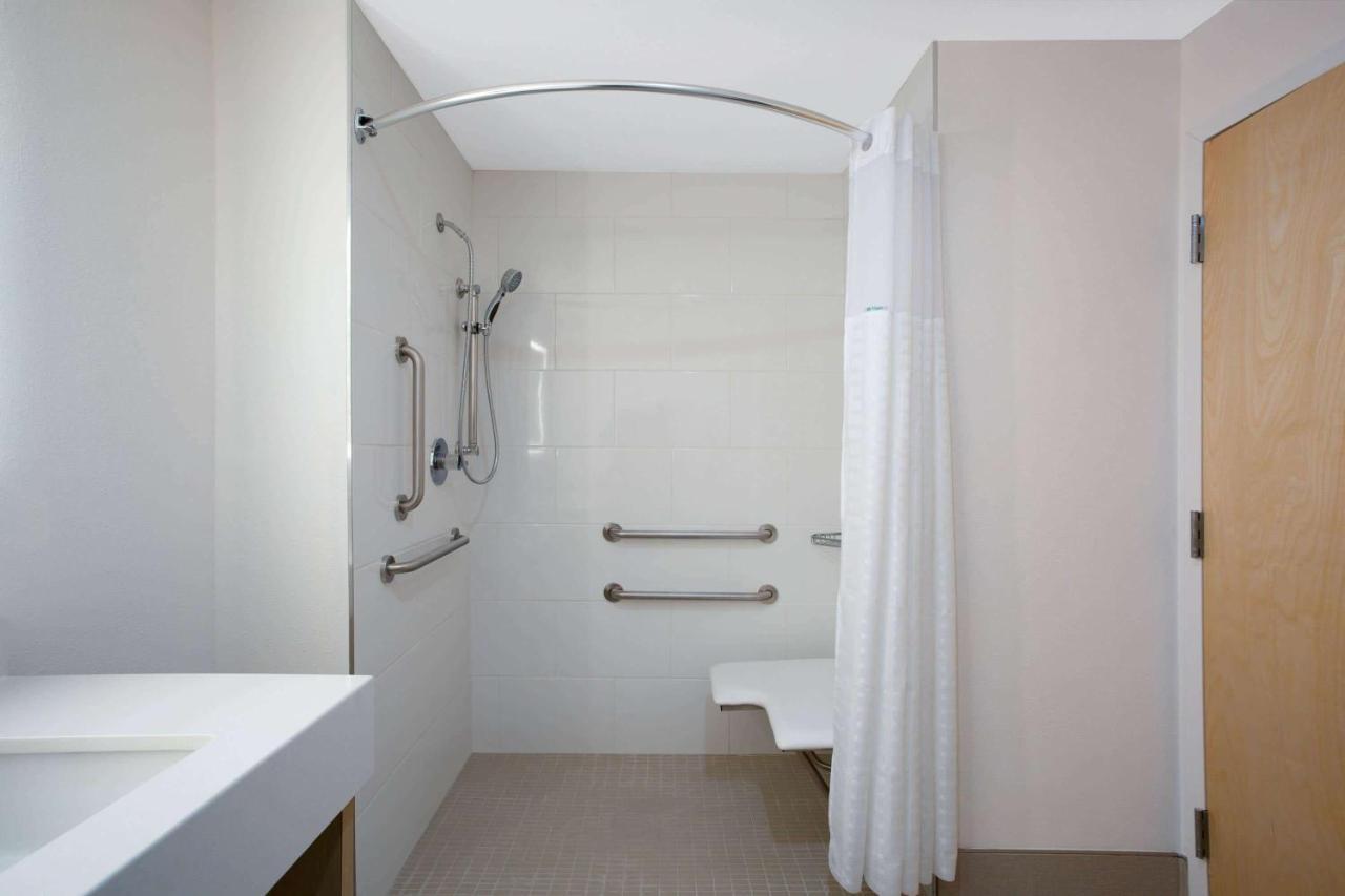 La Quinta Inn & Suites By Wyndham Manassas, Va- Dulles Airport Экстерьер фото